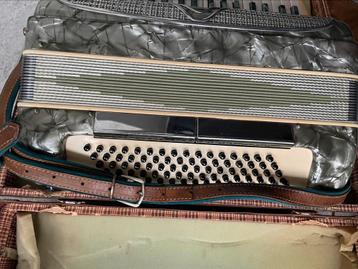 Marinucci acordeon beschikbaar voor biedingen