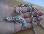 zilveren ketting met revolver hanger met zirkoon [1021], Verzenden, Zo goed als nieuw, Met kristal, Zilver
