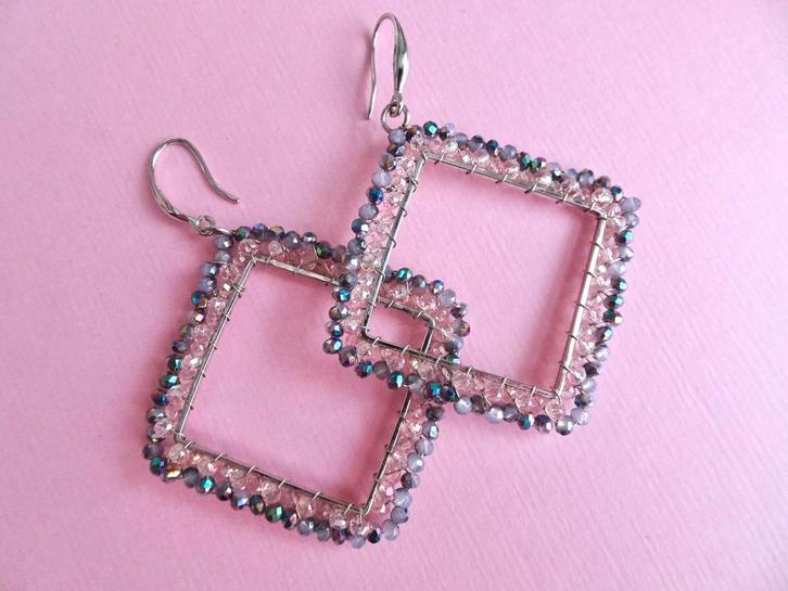 jwg Vintage 90s y2k aurora borealis glas kralen oorbellen, Sieraden, Tassen en Uiterlijk, Antieke sieraden, Oorbellen, Overige materialen