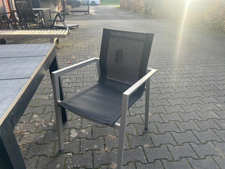 Stapelbare tuinstoel | Khaki | Textileen | Showroommodel, Tuin en Terras, Tuinstoelen, Zo goed als nieuw, Aluminium, Stapelbaar