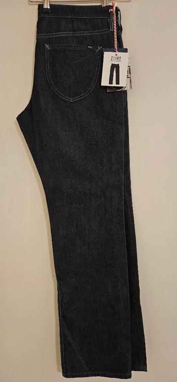 Nieuwe spijkerbroek Mexx maat 31 en/of 32 beschikbaar voor biedingen