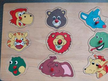 Houten puzzels beschikbaar voor biedingen