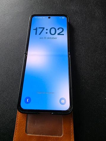 Samsung Z flip 4 beschikbaar voor biedingen