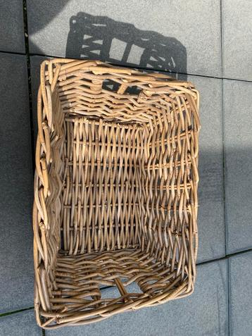 Rieten Mand - Vierkant beschikbaar voor biedingen