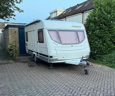 Chateau Calista 450 compleet met toebehoren, Caravans en Kamperen, Caravans, Particulier, tot en met 4, 750 - 1000 kg, Rondzit