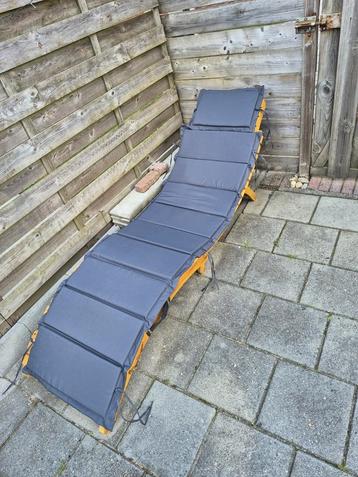 Mooie ligbed  beschikbaar voor biedingen