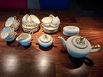 Elegant theeservies met gouden accenten, Antiek en Kunst, Antiek | Servies compleet, Ophalen