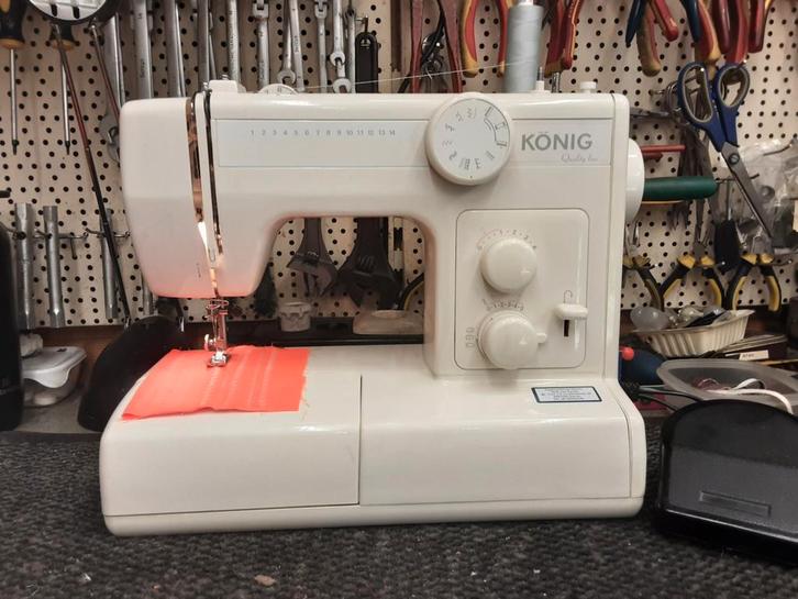 TOYOTA/KÖNIG NAAIMACHINE MODEL 4140 CX1 SERIE, Hobby en Vrije tijd, Naaimachines en Toebehoren, Gebruikt, Naaimachine, Overige merken