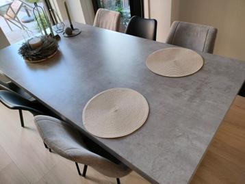 Eettafel Laren beschikbaar voor biedingen