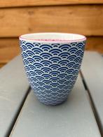 Leuke Tokyo mok blauw/roze, Huis en Inrichting, Keuken | Servies, Keramiek, Ophalen of Verzenden, Zo goed als nieuw, Overige stijlen