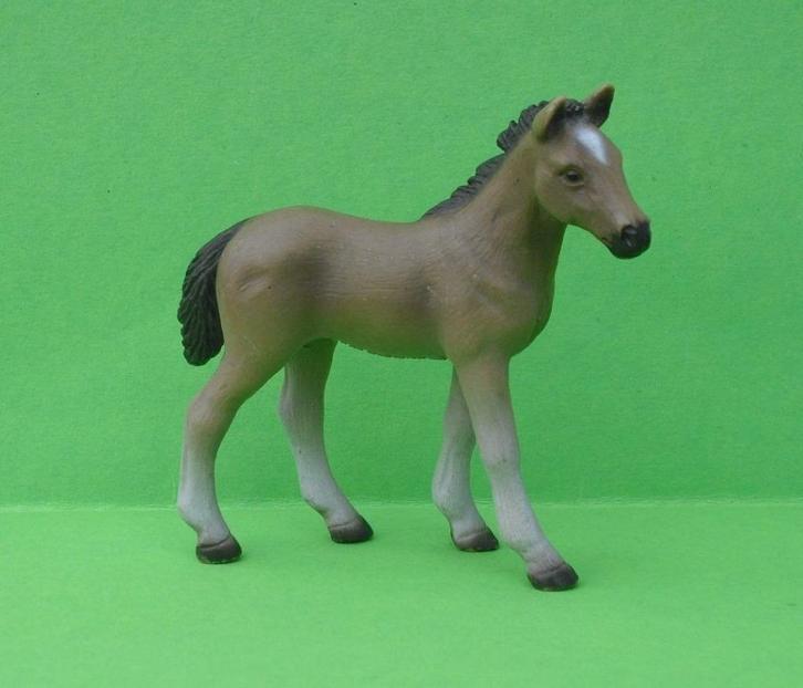 Schleich 13277 Hannoveraner veulen, dierfiguur, Verzamelen, Dierenverzamelingen, Zo goed als nieuw, Beeldje of Figuurtje, Paard