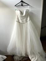 Bruidsjurk mt 42/ 44, sluier, body, onderrok, schoenen mt 41, Ophalen, Trouwjurk, Wit, Zo goed als nieuw