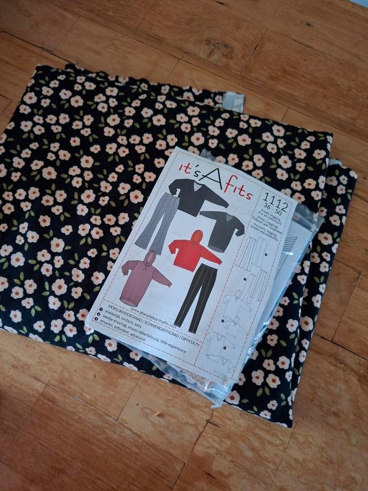 It's A Fits Naaipatroon 1112 + Stof, Hobby en Vrije tijd, Kledingpatronen, Ophalen of Verzenden