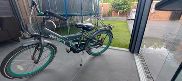 Mooie kinderfiets 22 inch terugtraprem + handrem beschikbaar voor biedingen