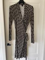 Wikkeljurk met sjaalkraag (in kettingmotief) en onderjurk, Maat 38/40 (M), Bruin, Ophalen of Verzenden, Knielengte