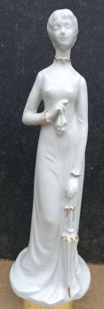 Signora con l ombrello. Umid Air Porcellana. Italy. 22 cm., Verzamelen, Beelden en Beeldjes, Zo goed als nieuw, Mens, Ophalen