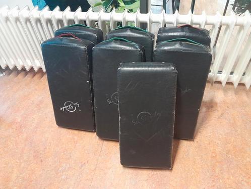 NIJKERK 5 gebruikte boksstootkussens en bokshandschoenen, Sport en Fitness, Boksen, Gebruikt, Bokshandschoenen, Ophalen