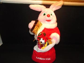 DURACELL KONIJN VINTAGE VERKLEED ALS KERSTMAN PLUCHE  beschikbaar voor biedingen