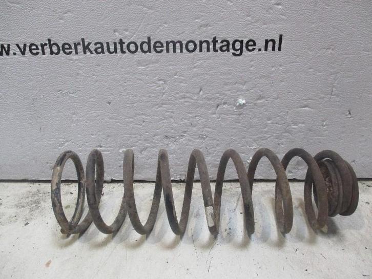 Schroefveer Achter Volvo 940 II 1996 1xwittestip, Auto-onderdelen, Ophanging en Onderstel, Volvo, Gebruikt