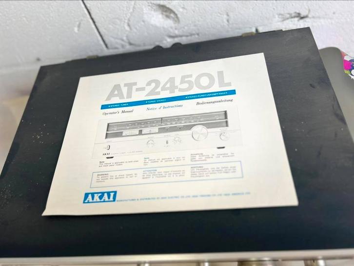 Vintage AKAI tuner AT-2450L werkend, Audio, Tv en Foto, Versterkers en Receivers, Gebruikt, Stereo, Minder dan 60 watt, Overige merken