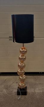 Moderne bolvormige vloerlamp, Ophalen of Verzenden, Zo goed als nieuw, Metaal, Modern