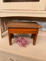Brocante vensterbankkrukje, Antiek en Kunst, Ophalen of Verzenden
