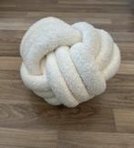 Decoratieve knoop kussen - Wit/creme, Huis en Inrichting, Woonaccessoires | Kussens, Ophalen, Zo goed als nieuw, Rond