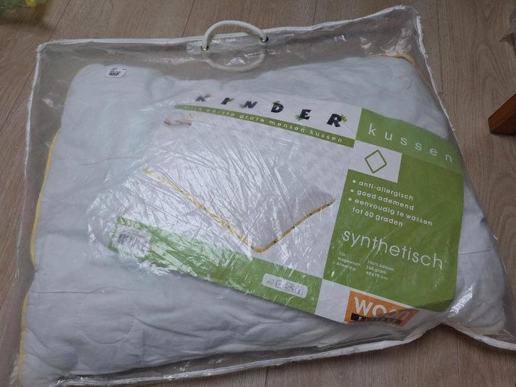 Kinderkussen, Kinderen en Baby's, Kinderkamer | Beddengoed, Zo goed als nieuw, Kussen, Wit, Jongetje of Meisje, Ophalen of Verzenden