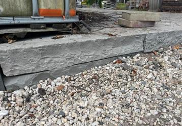 5 traptredes/stapelblokken inidsch zandsteen beschikbaar voor biedingen