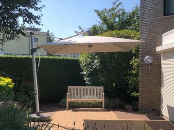 Glatz Sombrano S+ zweefparasol met voet beschikbaar voor biedingen