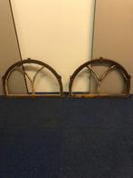 2 gietijzeren stalramen maanvormig, Doe-het-zelf en Verbouw, Glas en Ramen, Ophalen of Verzenden, Zo goed als nieuw, Minder dan 80 cm