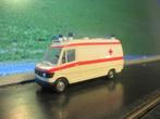 Mercedes Benz 207D Hochdach - Herpa AMBULANCE RODE KRUIS, Ophalen of Verzenden, Gebruikt, Bus of Vrachtwagen, Herpa