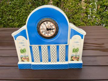 Oude porseleinen klok behuizing beschikbaar voor biedingen