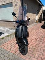 Vespa sprint notte, Fietsen en Brommers, Scooters | Vespa, Ophalen, Maximaal 45 km/u, Vespa S, Zo goed als nieuw