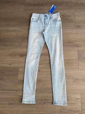 Nieuw!! 2 spijkerbroeken skinny WE fashion maat 158 beschikbaar voor biedingen