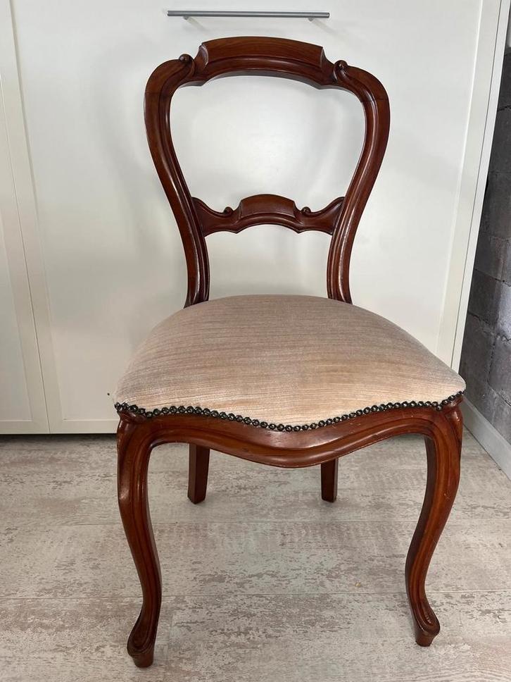 Antieke houten stoel met gestoffeerde zitting, Antiek en Kunst, Antiek | Meubels | Stoelen en Banken, Ophalen