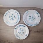 Vintage Arcopal Servies Borden – Veronica Blauw 70s/80s, Huis en Inrichting, Keuken | Servies, Ophalen of Verzenden, Bord(en)