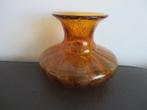 Oud glazen vaas, amber bruin, lucht bellen, Leerdam ?, Antiek en Kunst, Antiek | Glas en Kristal, Ophalen of Verzenden