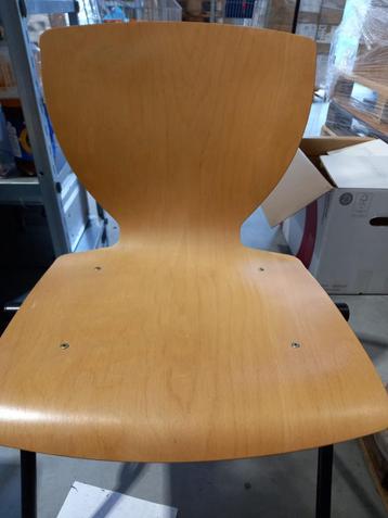Prachtige stoelen beschikbaar voor biedingen