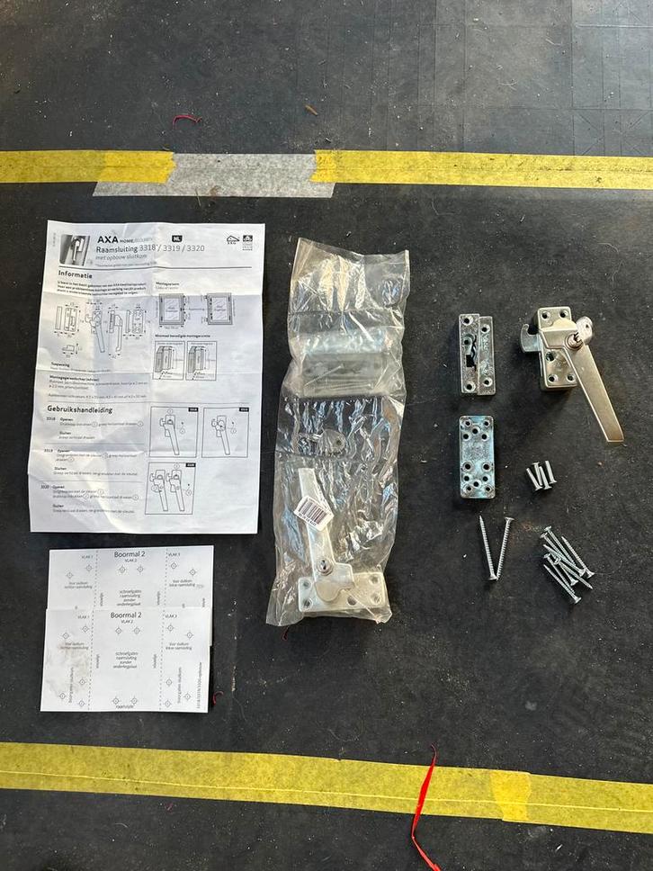 AXA Raamsluiting 3318/3319/3320, Doe-het-zelf en Verbouw, Hang- en Sluitwerk, Nieuw, Slot, Overige materialen, Ophalen of Verzenden