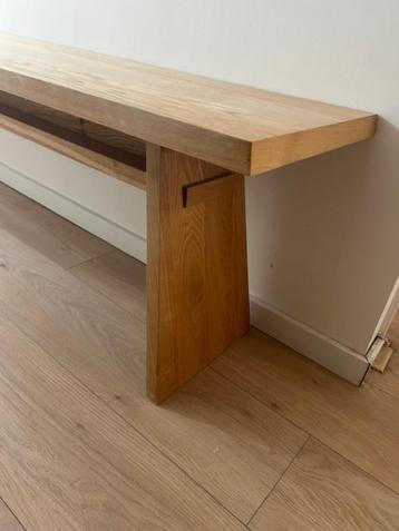Prachtige houten bank. Pretty wood bench beschikbaar voor biedingen