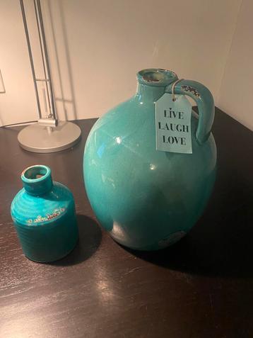 Mooie keramieke vazen, turquoise beschikbaar voor biedingen