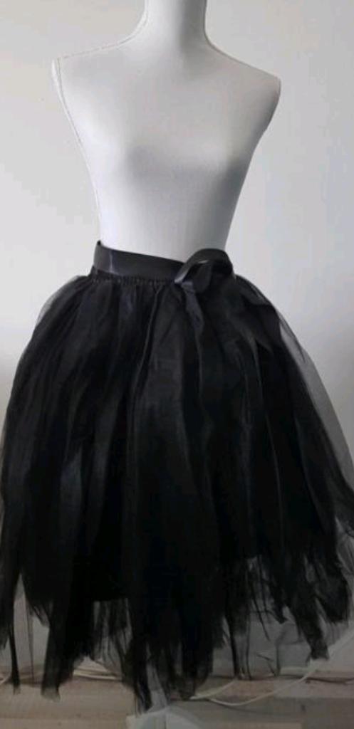 Nieuwe zwarte petticoat / tule / tutu, 6 lagen + onderrok, Kleding | Dames, Rokken, Nieuw, Zwart, Onder de knie, Ophalen of Verzenden