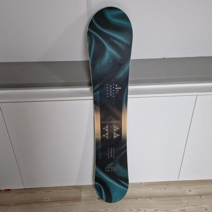 Snowboard Nitro Lectra 142, Sport en Fitness, Snowboarden, Zo goed als nieuw, Board, Ophalen