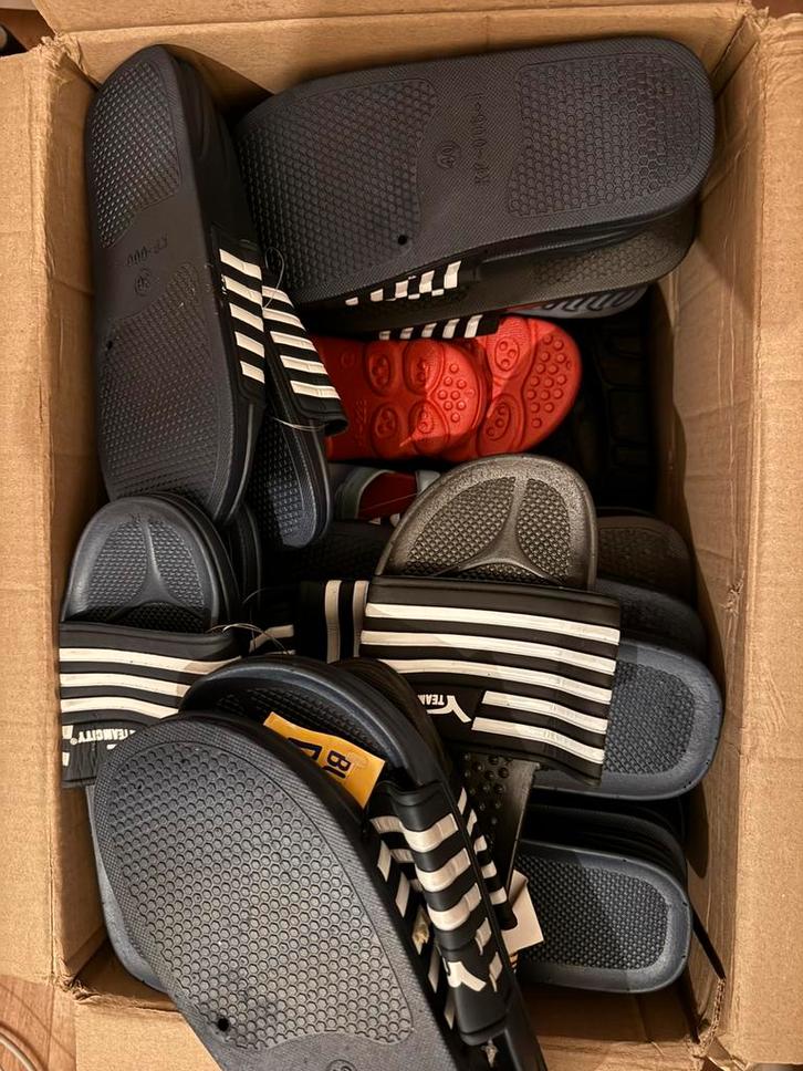 Rest partij slippers, Kinderen en Baby's, Kinderkleding | Kinder-zwemkleding, Nieuw, Zwem-accessoire, Overige maten, Jongen of Meisje