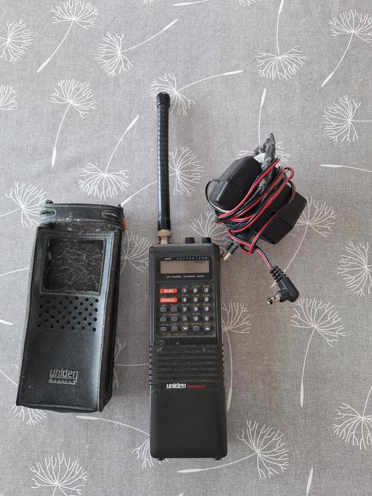 Uniden Bearcat Scanner met accessoires, Telecommunicatie, Scanners, Ophalen of Verzenden