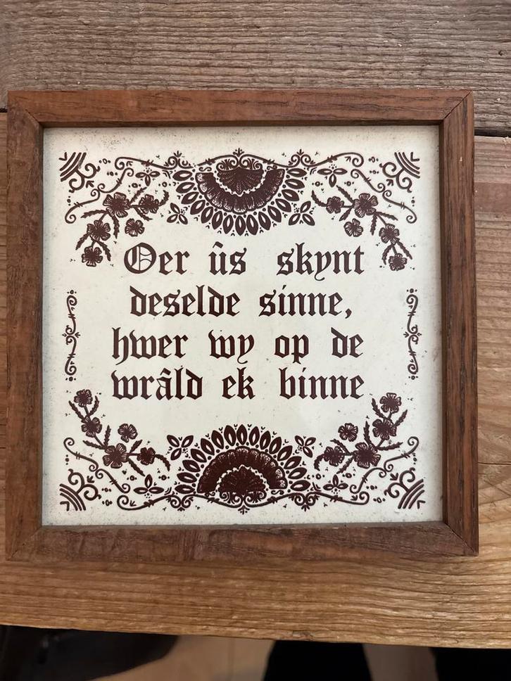 Fries Tegeltje met Spreuk, Antiek en Kunst, Antiek | Wandborden en Tegels, Ophalen of Verzenden