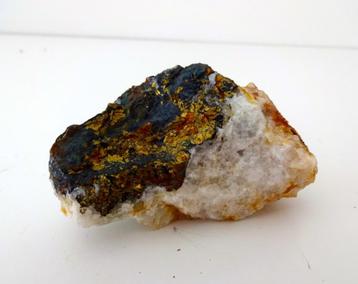 Mineraal chalcopyriet met kwarts bruin met groen 2899-m beschikbaar voor biedingen