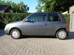 VOLKSWAGEN LUPO 1.4 BENZINE (2004) – 2de eigenaar - 99.300km, Auto's, 4 cilinders, 60 pk, Handgeschakeld, Grijs