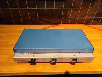 Gasstel met gril en gas fles en gril plaatje  beschikbaar voor biedingen